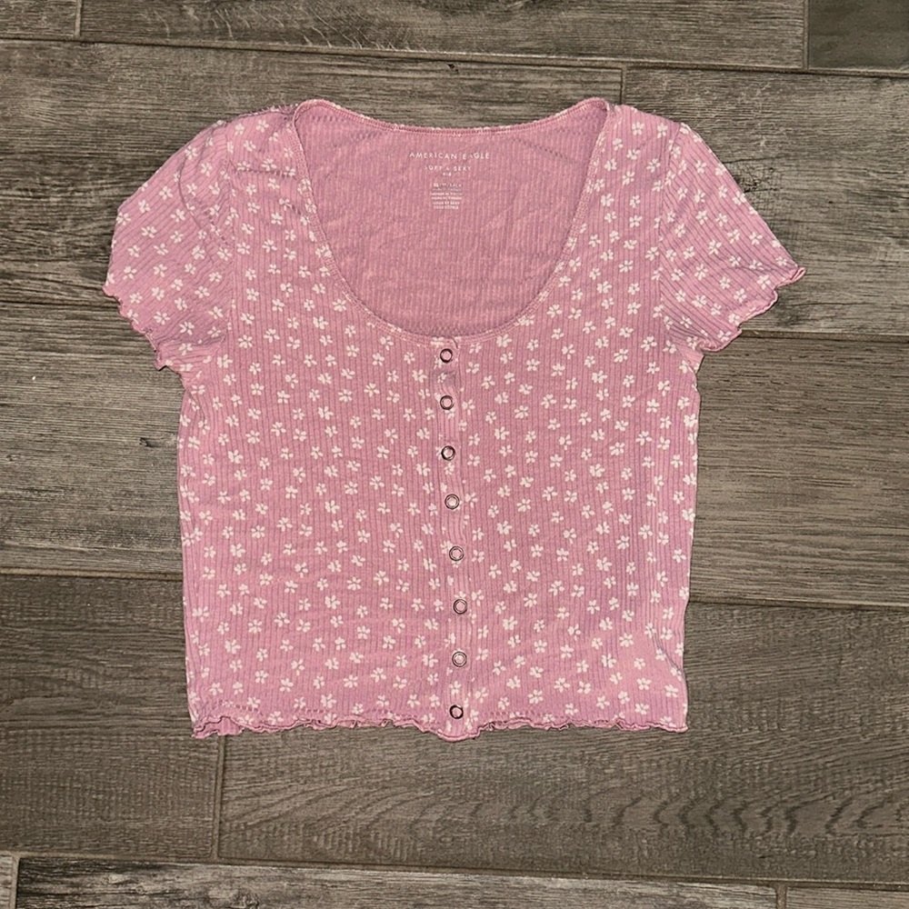 American Eagle cropped pink floral scoop neck, size xs.